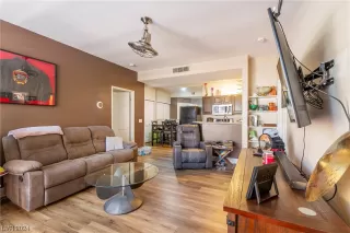 Photo #2: 2557096 Listing 