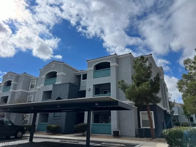 MLS: 2557102 Condo For Sale