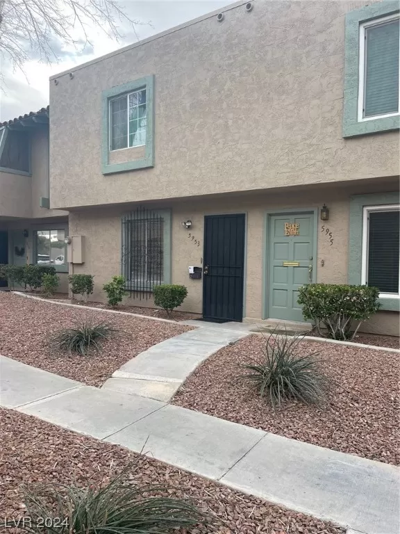 MLS: 2557105 Condo For Sale