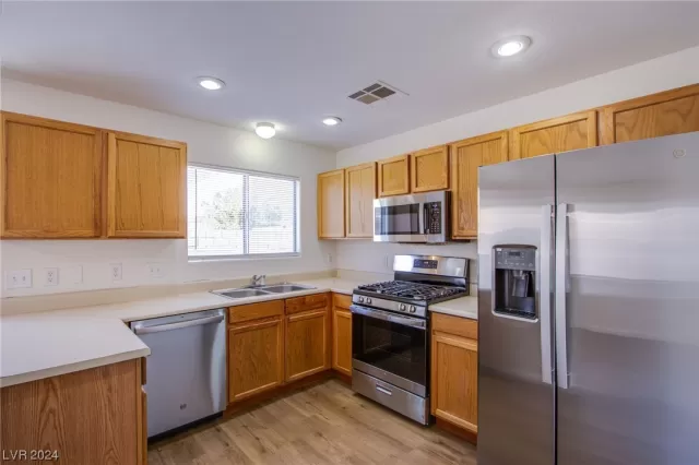 MLS: 2557138 Condo For Sale