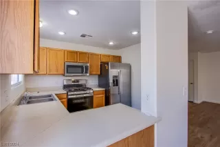 Photo #5: 2557138 Listing