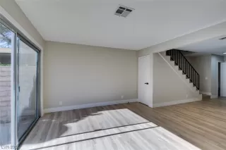 Photo #6: 2557197 Listing