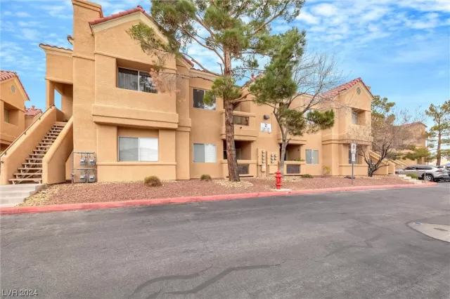 MLS: 2557216 Condo For Sale