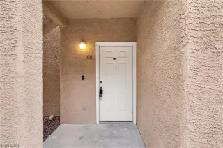 Photo #1: 2557216 Listing