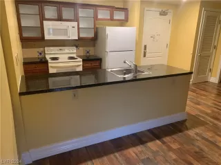 Photo #6: 2557238 Listing