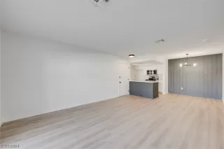 Photo #4: 2557241 Listing