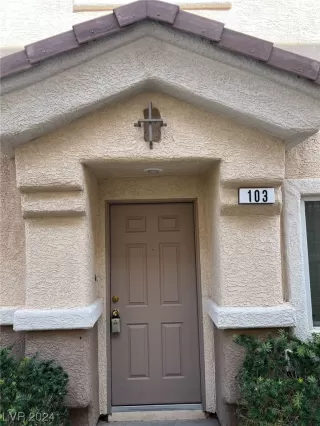Photo #1: 2557292 Listing 