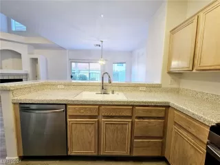 Photo #3: 2557293 Listing