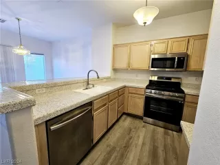 Photo #5: 2557293 Listing