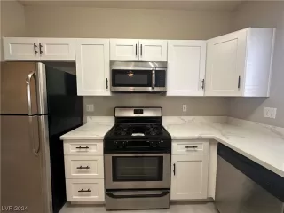 Photo #5: 2557314 Listing