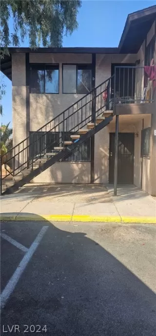 Photo #2: 2557316 Listing