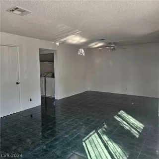 Photo #3: 2557316 Listing