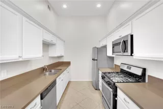 Photo #6: 2557328 Listing