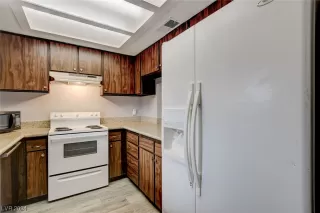 Photo #5: 2557343 Listing