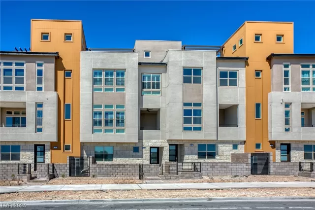 MLS: 2557357 Condo For Sale