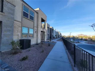 Photo #2: 2557358 Listing 