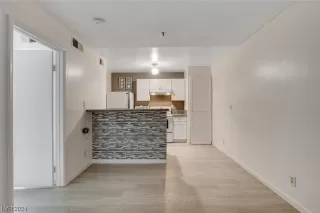 Photo #4: 2557363 Listing 