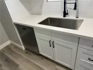 Photo #1: 2557378 Listing 