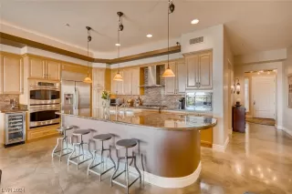 Photo #2: 2557393 Listing