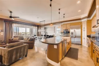 Photo #5: 2557393 Listing