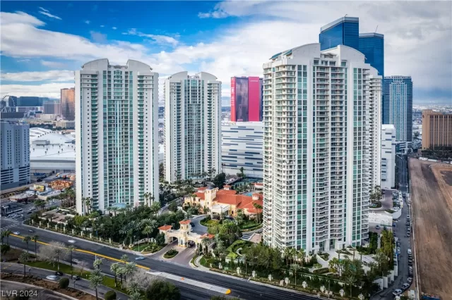 MLS: 2557401 Condo For Sale