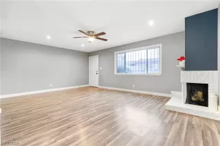 Photo #5: 2557402 Listing