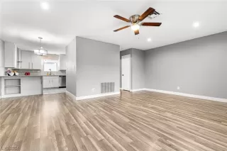 Photo #6: 2557402 Listing