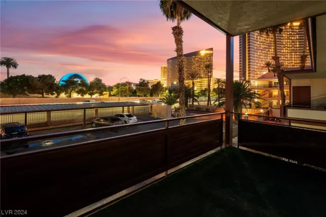 MLS: 2557413 Condo For Sale