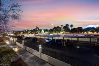 Photo #2: 2557413 Listing