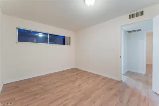 Photo #4: 2557413 Listing