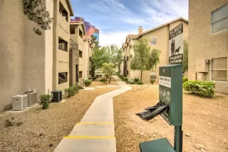 Photo #2: 2557418 Listing 