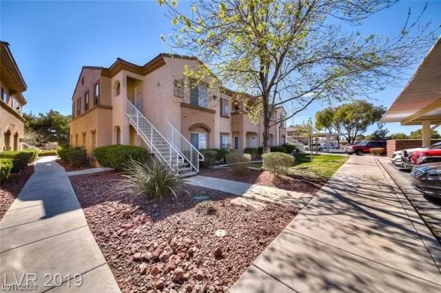 MLS: 2557427 Condo For Sale