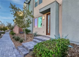 Photo #5: 2557433 Listing