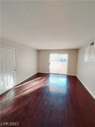 Photo #1: 2557455 Listing 