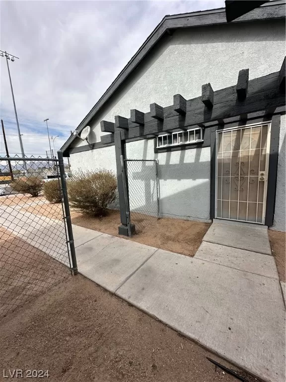 MLS: 2557460 Condo For Sale