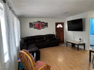 Photo #4: 2557460 Listing