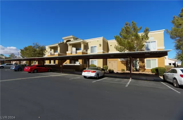 MLS: 2557498 Condo For Sale