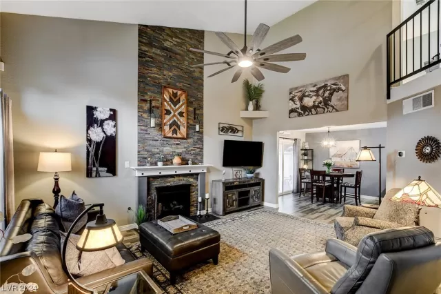 MLS: 2557509 Condo For Sale