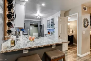 Photo #1: 2557509 Listing