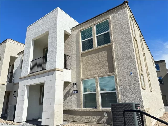 MLS: 2557529 Condo For Sale