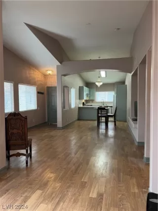 Photo #2: 2557577 Listing