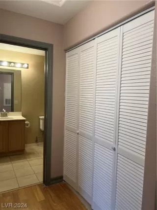 Photo #6: 2557577 Listing