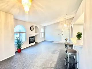 Photo #6: 2557606 Listing