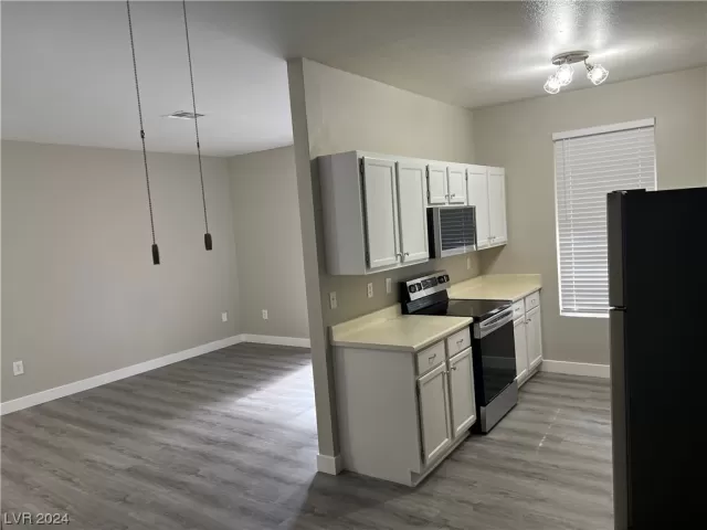 MLS: 2557626 Condo For Sale