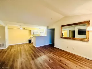 Photo #5: 2557629 Listing 