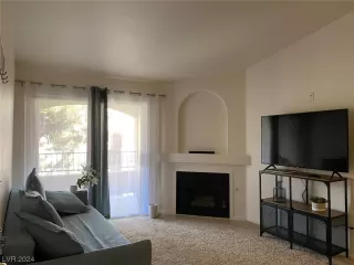 Photo #2: 2557639 Listing