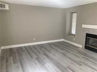 Photo #2: 2557647 Listing