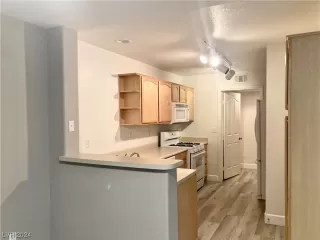 Photo #6: 2557647 Listing