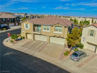 Photo #1: 2557662 Listing 