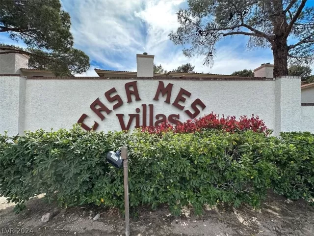 MLS: 2557675 Condo For Sale